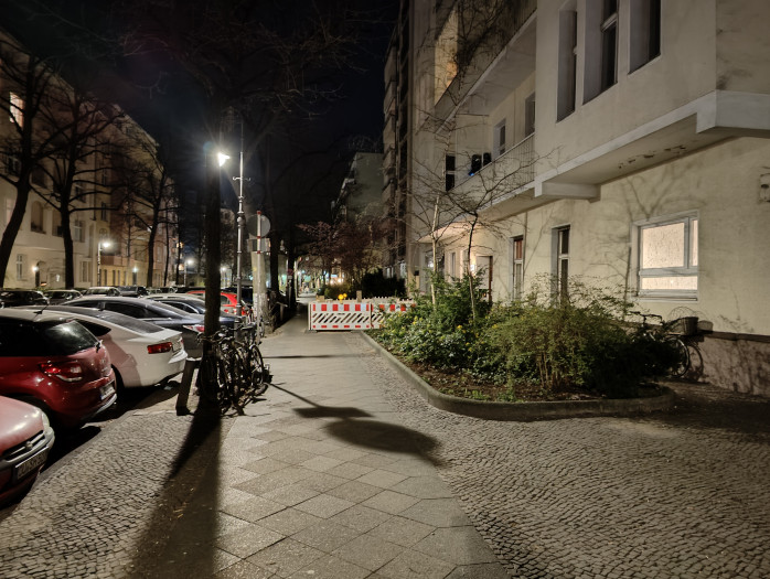 Nachts macht das Oneplus 10 Pro gut belichtete Aufnahmen, ...